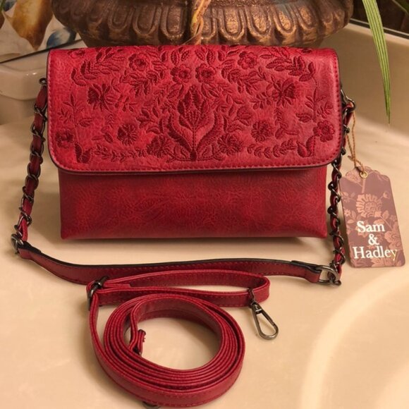 NWT  Sam and Hadley Red Embroidered Women's Purse - Picture 1 of 8